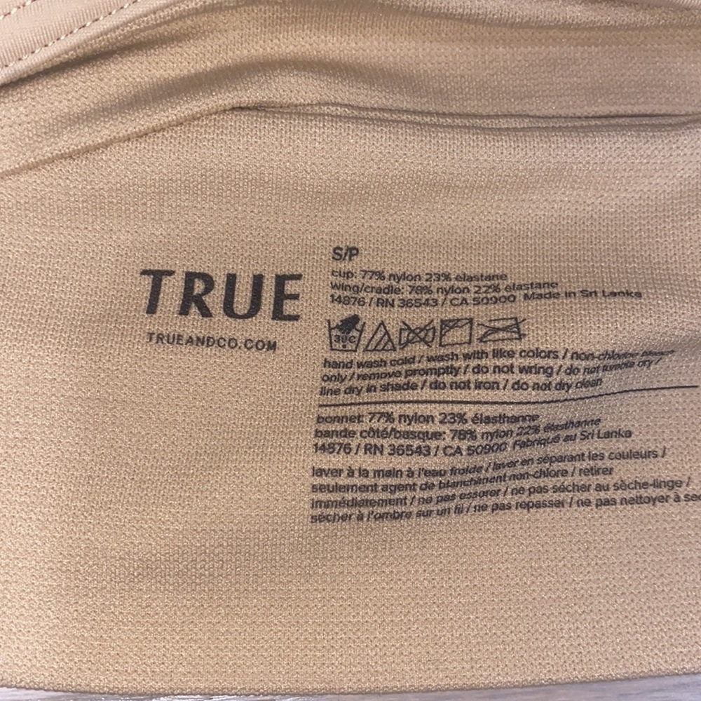 True & Co. True Body Lift Scoop Adjustable Strap Bra - Picture 2 of 2